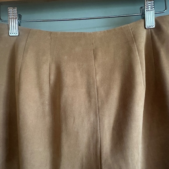 Talbots Petite 4 Faux Suede Pants, Darts, Brown Tan Fitted for Fall - Picture 3 of 12